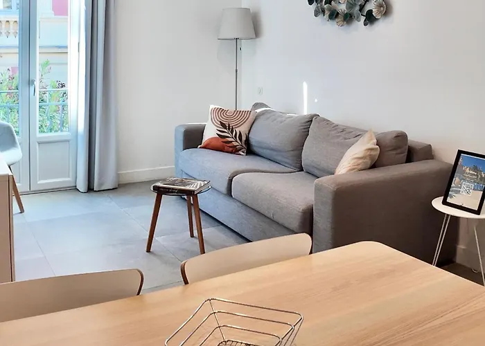 Republique Apartament *