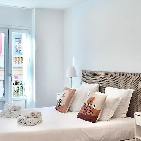 Republique Apartment *